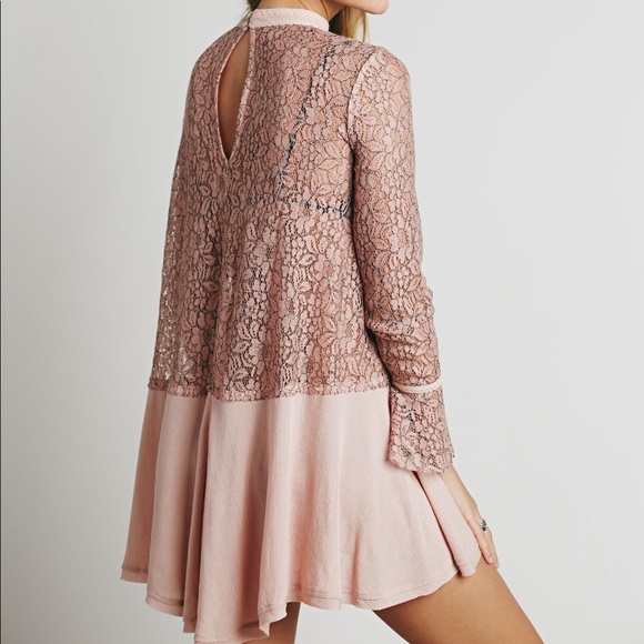 Free People lace tunic in blush. Size XS. - Picture 4 of 7